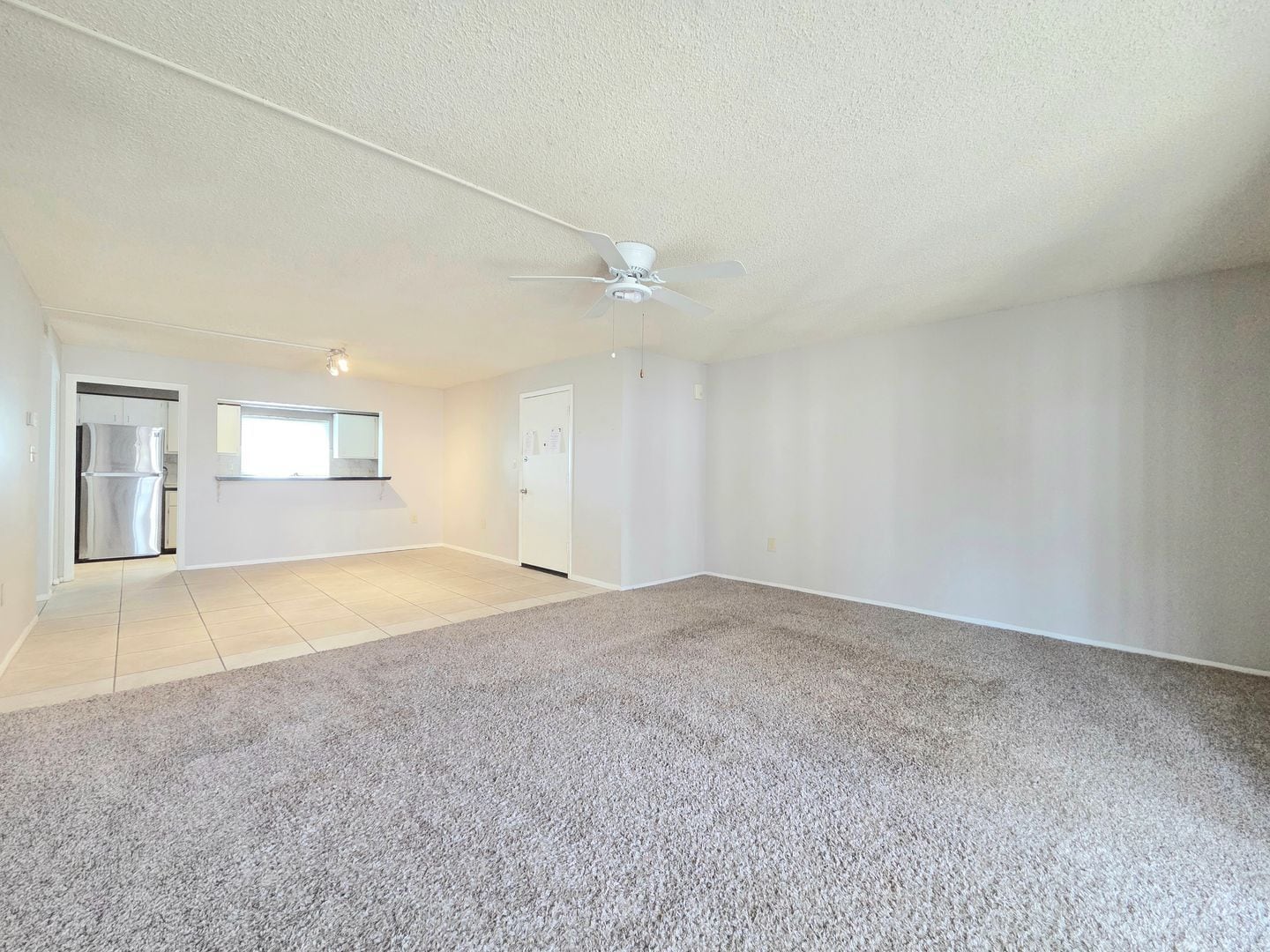 Building Photo - 584 Orange Dr