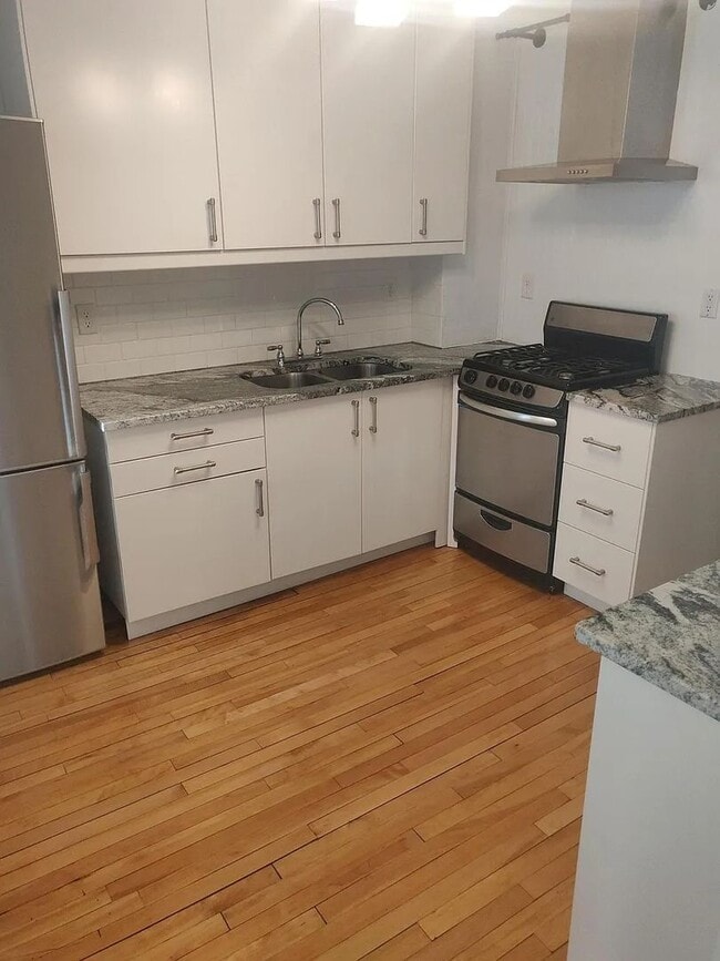 Building Photo - 1907 11th Ave S