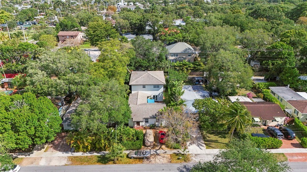 Building Photo - 833 SW 17th St