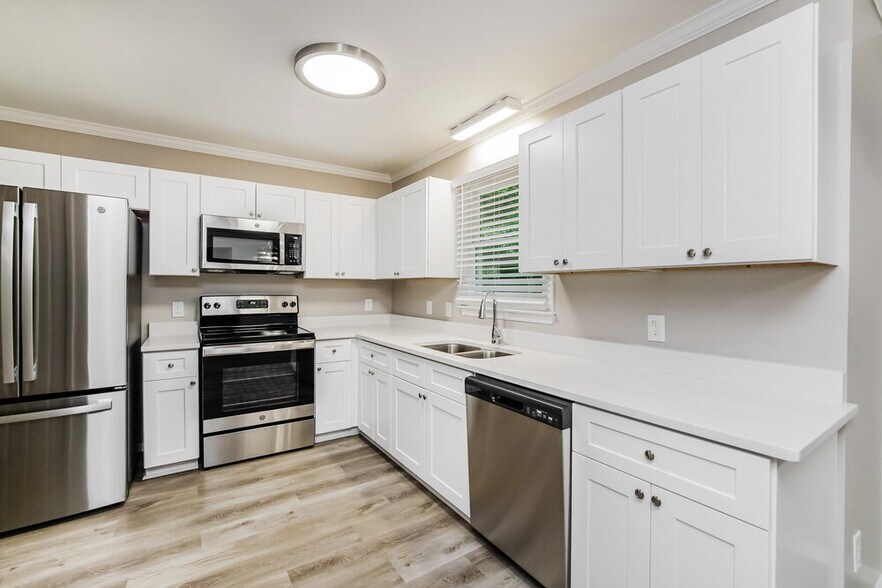 Building Photo - 5217 Country Pines Ct