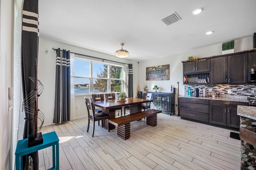 Building Photo - 12171 Moss Lake Loop
