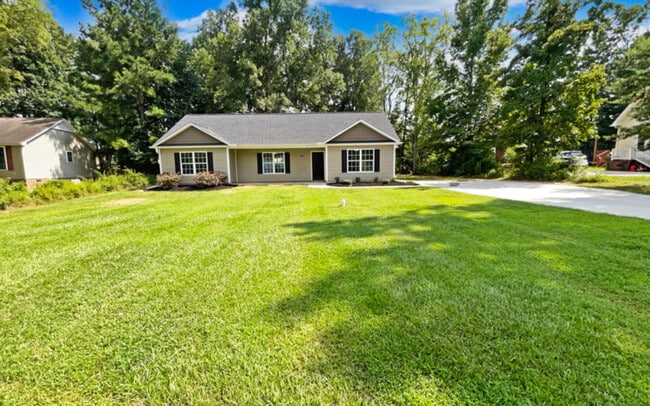 Building Photo - 5144 Sedgefield Dr