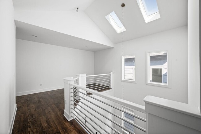 Building Photo - Modern 3BR/3.5BA home in Sylvan Summit, just minutes from downtown!