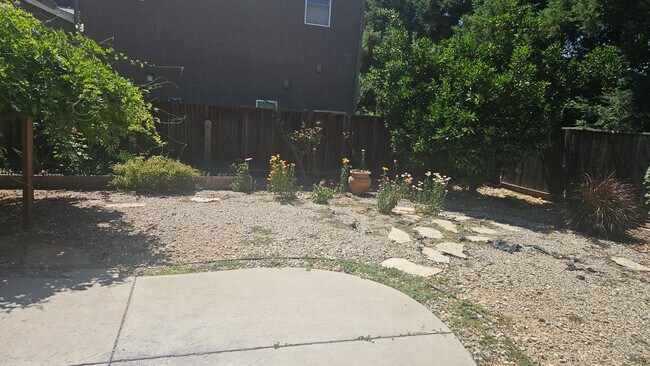 Building Photo - Four Bedroom Home Available!