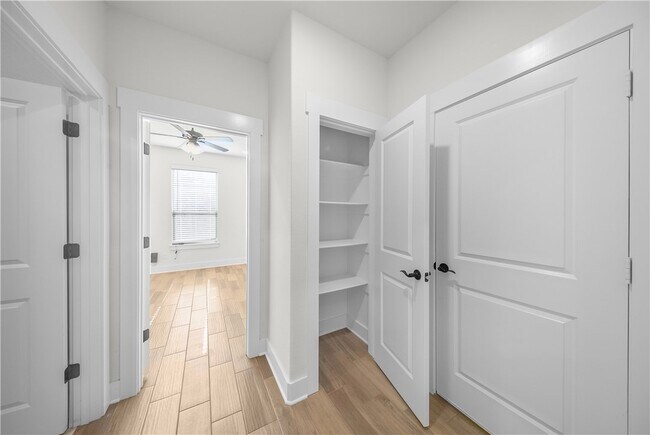 Building Photo - 2040 Myrrh Pl
