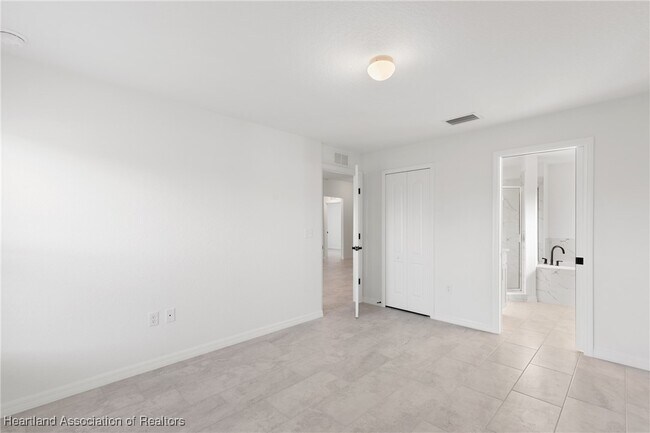 Building Photo - 6151 Monegro St