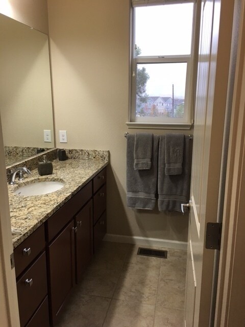Building Photo - Lake View Resort Style Condo with Garage a...
