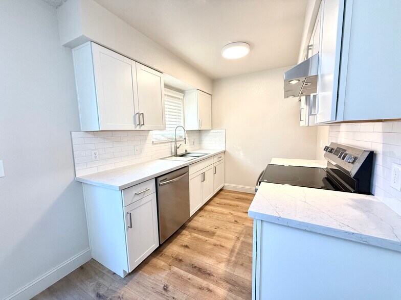 Primary Photo - 6158 N Fresno St