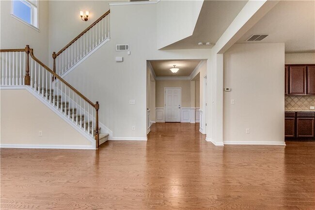 Building Photo - 1234 King Springs Ct SE