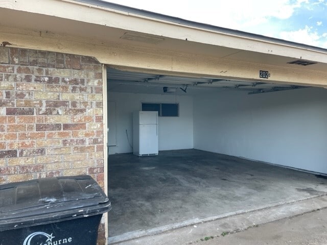 Building Photo - 202 N Nolan River Rd