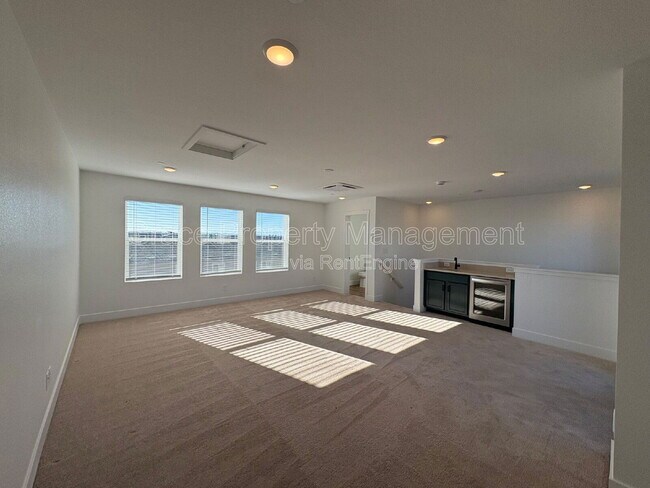 Building Photo - 2657 W 68th Pl