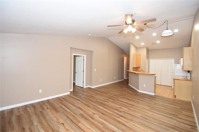 Building Photo - 7 Ryarbor Dr