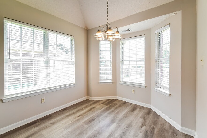 Building Photo - 4088 Carroll Dr