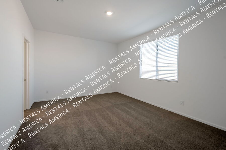 Building Photo - 4588 E Amethyst Ln