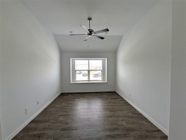 Building Photo - 14601 Little Water Dr