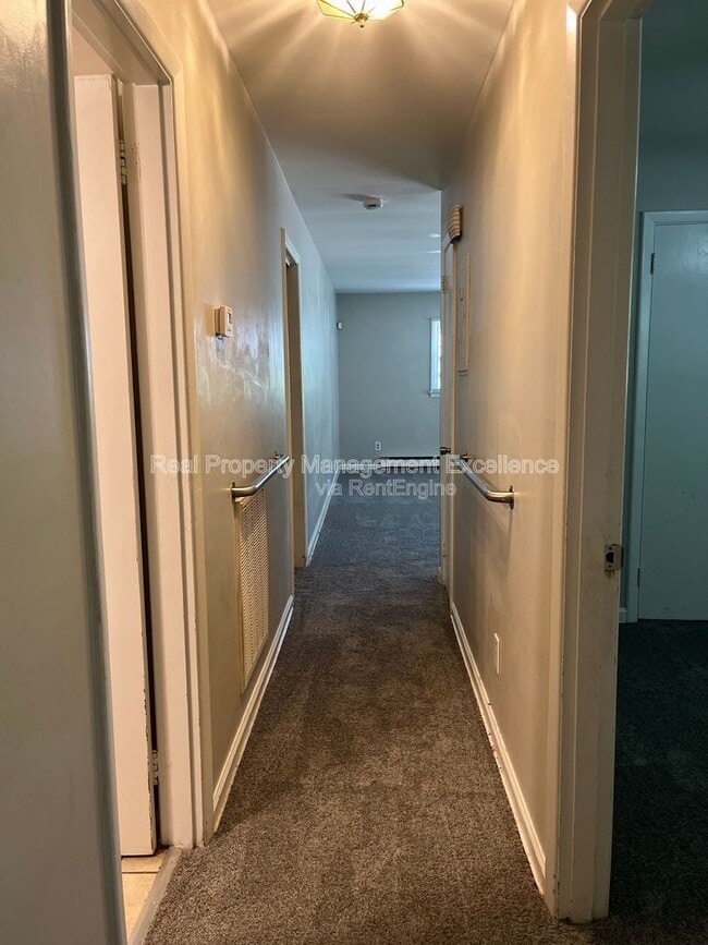 Building Photo - 804 Greenwich St