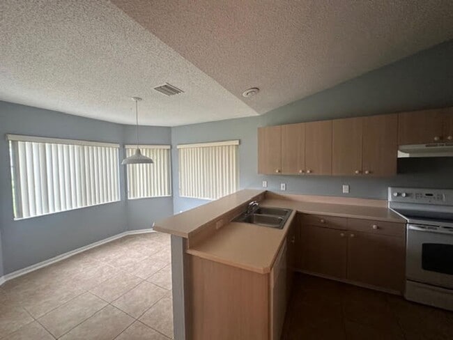 Building Photo - Single Family home for rent !