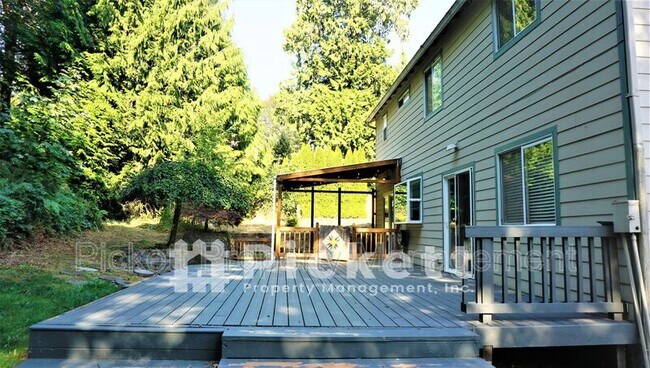 Building Photo - 7283 Creek Wood Pl NE