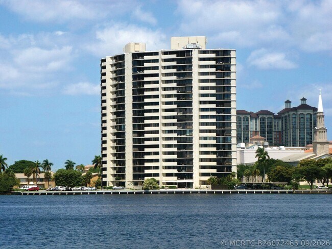 Building Photo - 1200 S Flagler Dr