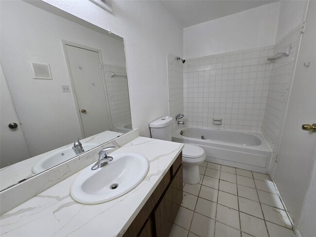 Building Photo - 8323 Wilcrest Dr