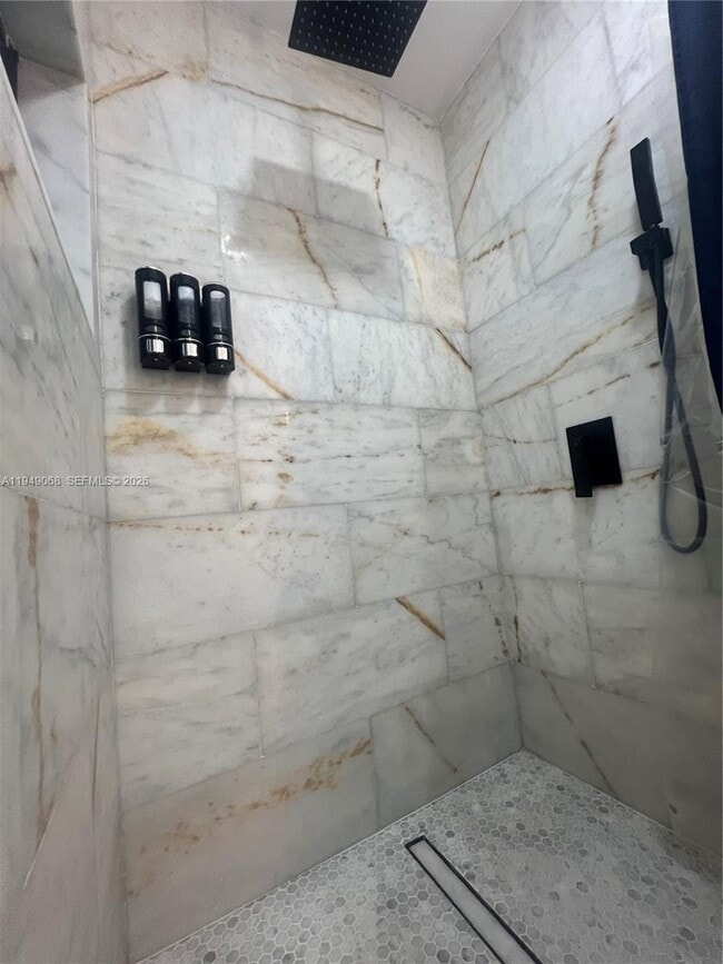 Building Photo - 2723 SW 13th St