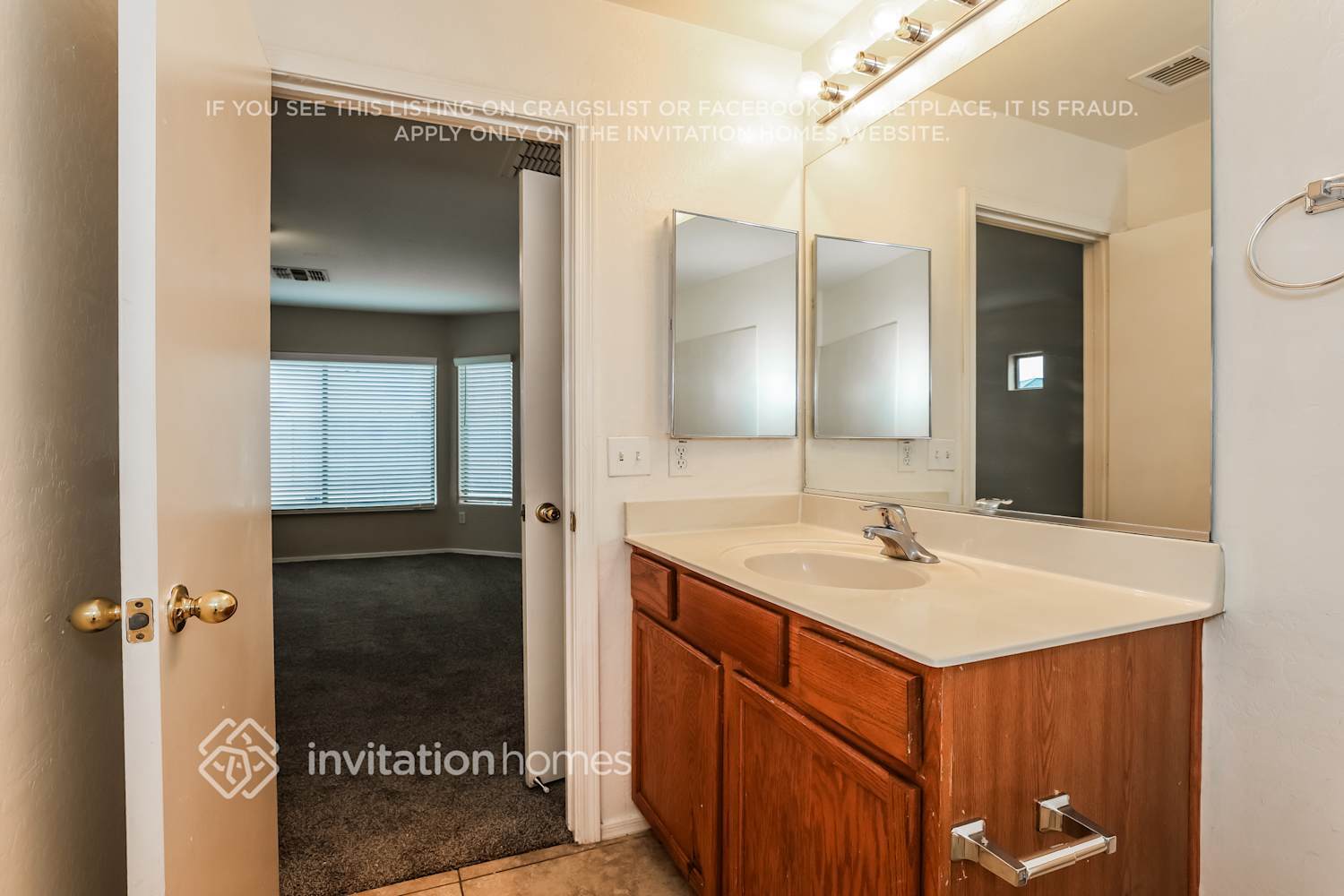 Building Photo - 1545 W Burgess Ln