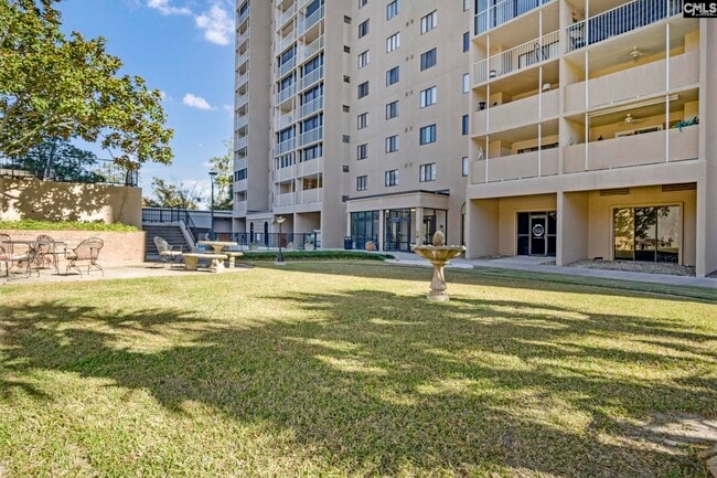 Building Photo - 1825 St Julian Pl