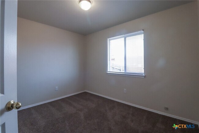 Building Photo - 1805 Lobrecht Ct