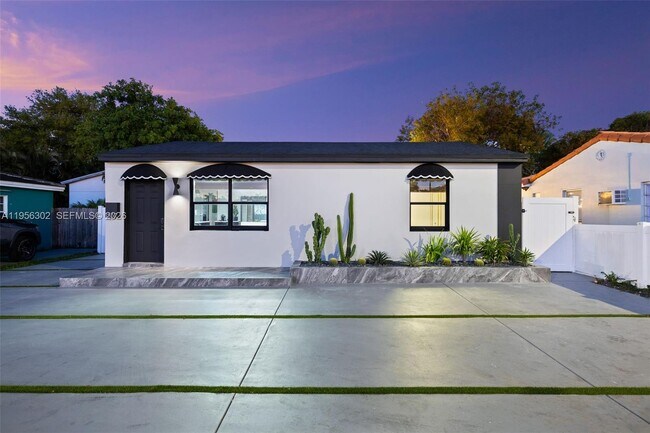 Building Photo - 1532 N Andrews Ave