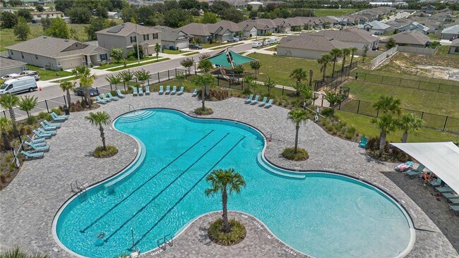 Building Photo - Rare find In-Law suite Home! Single family house with Separate entry and kitchen, laundry set!