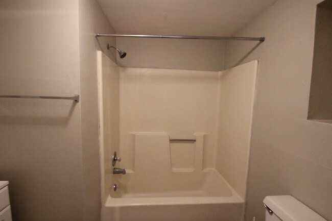 Building Photo - 215 Murray St