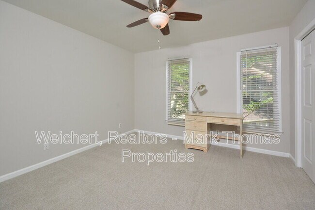 Building Photo - 104 Gatehouse Ln