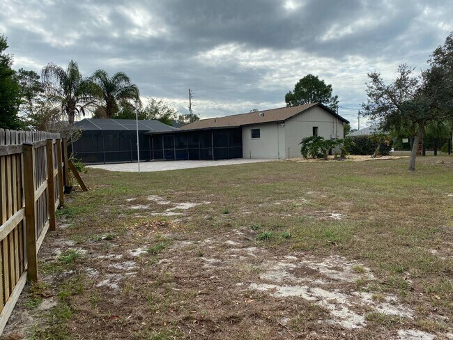 Building Photo - 5344 Elwood Rd