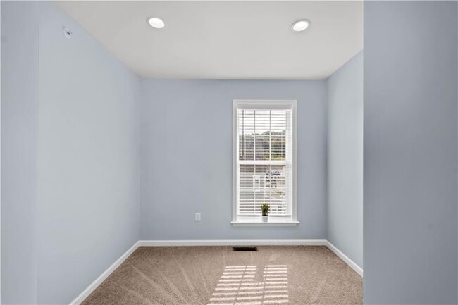 Building Photo - 2116 Westcott Ln