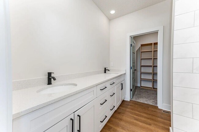 Building Photo - Single family home in Goddard Kansas. This home features 2 bedrooms, 2 bathrooms and a three car ...