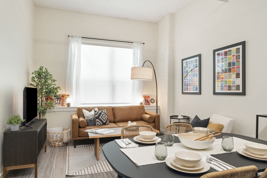 Building Photo - Notable