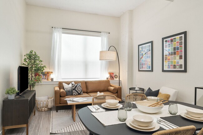 Building Photo - Notable