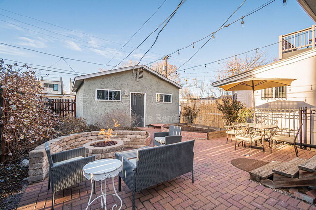 Building Photo - 3033 Welton St