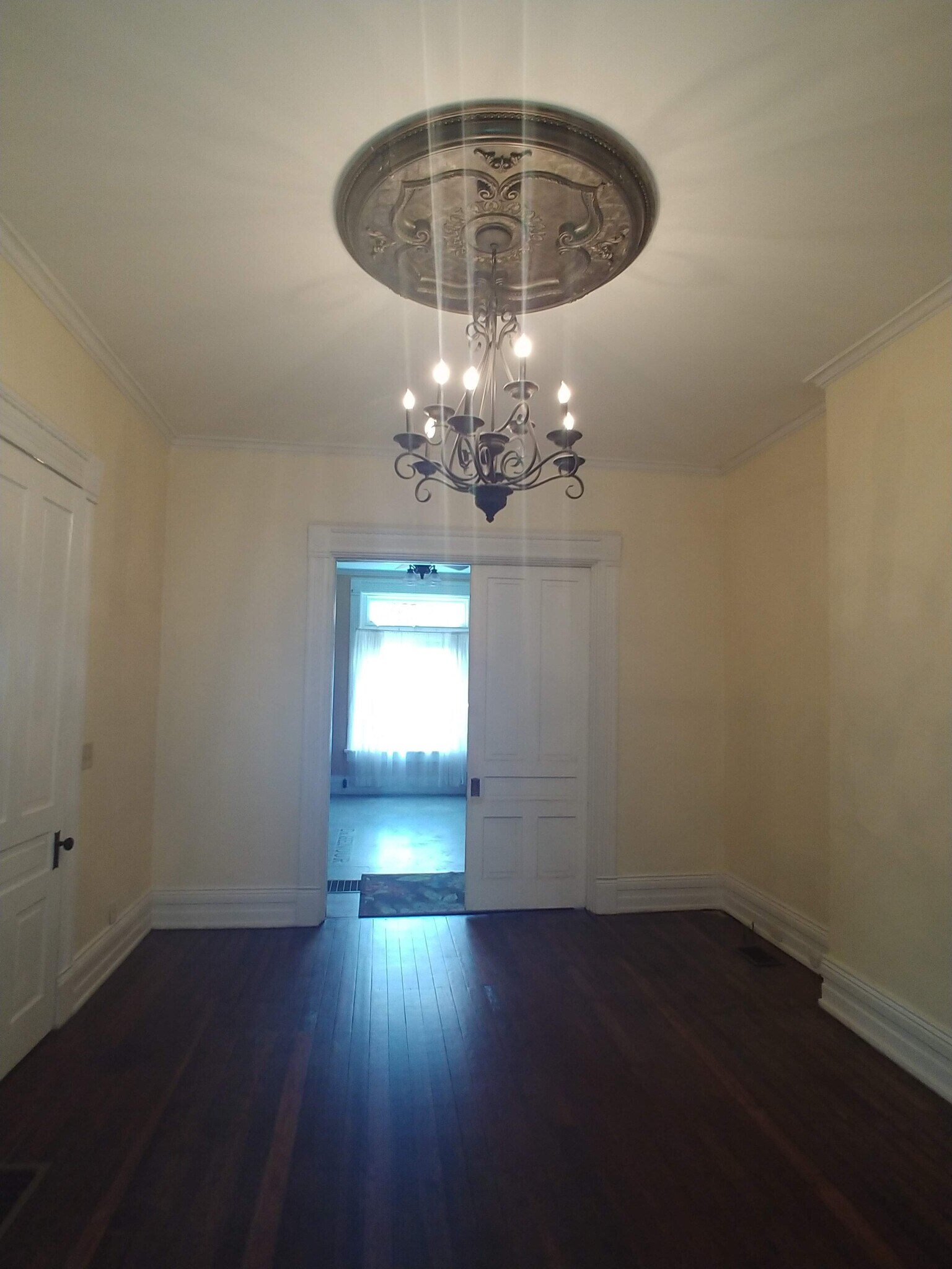 Living Room - High Ceilings - Without Furnitu - 410 Fairfield Ave