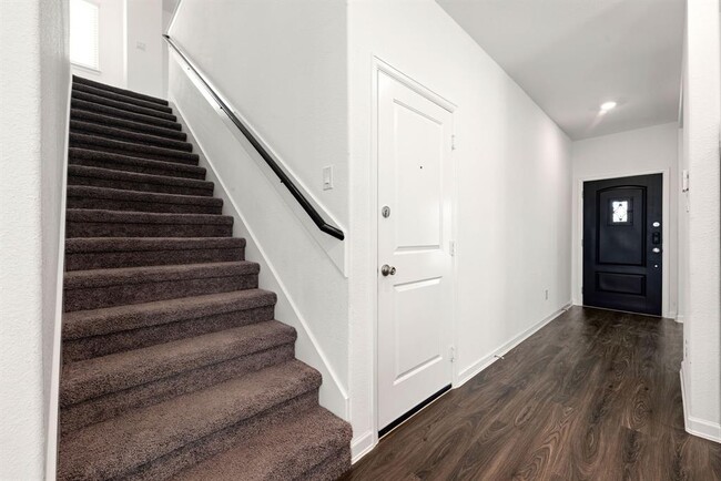 Building Photo - 6223 Milbridge Creek Ln