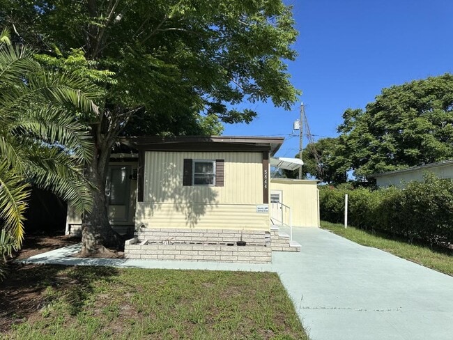 Building Photo - 5844 Sunshine Park Dr
