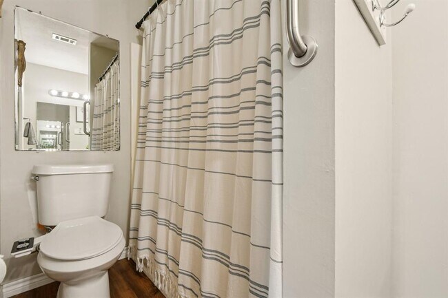 Building Photo - 1624 Aquarena Springs Dr