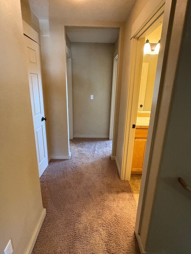 Building Photo - Single Family Home in a Great Location!