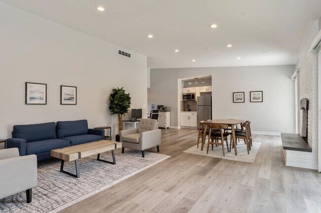 Building Photo - 1500 Light Road