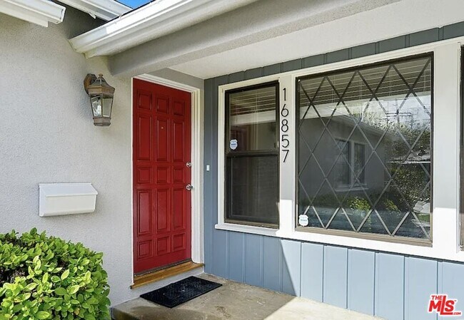 Building Photo - 16857 Halper St