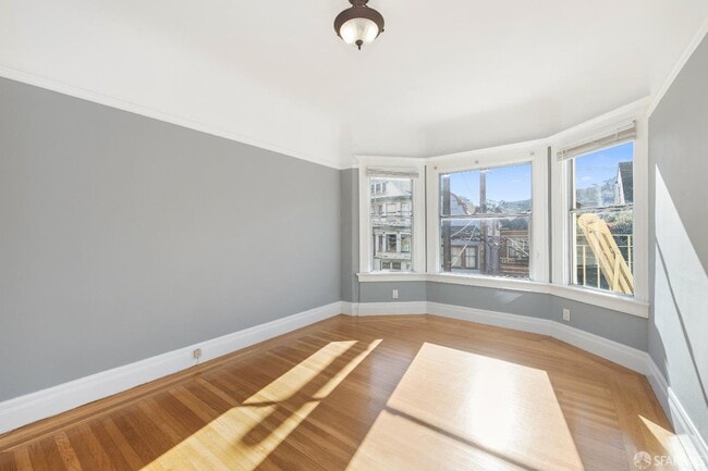 Building Photo - 376 Frederick St