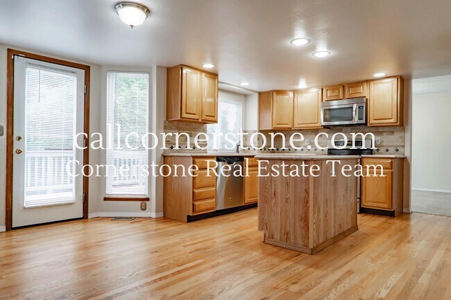 Building Photo - 630 Fernglen Ct