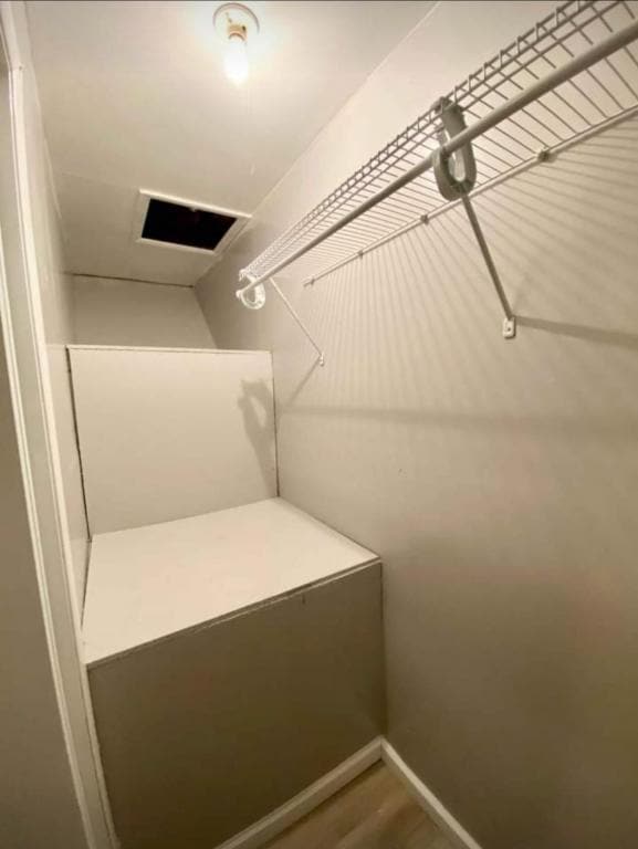 Building Photo - 120 Daniels Dr