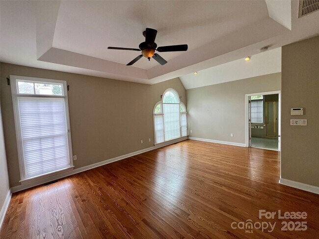 Building Photo - 4432 Shannamara Dr