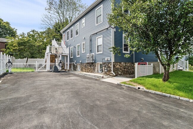 Building Photo - 30 Pitman Rd